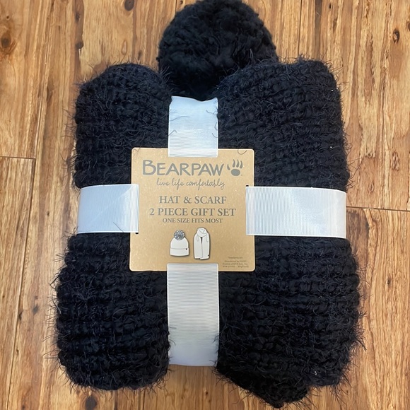 Bearpaw Hat & Scarf Set - Picture 6 of 7